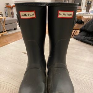 Hunter Women’s Original Short Rain Boots black size 8 worn once, tags still on